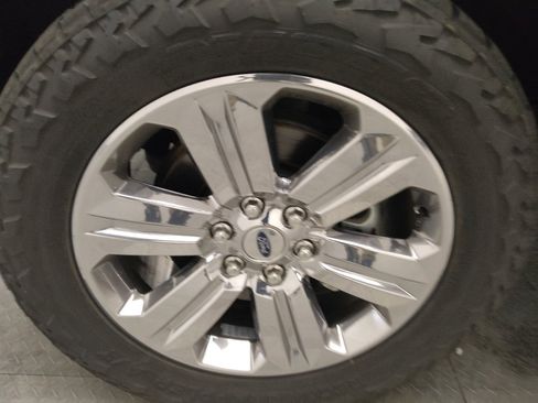 Used 2019 Ford F150 XLT w/ Equipment Group 302A Luxury AWD/4WD image 31