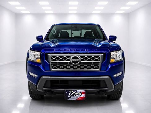 Used 2022 Nissan Frontier SV AWD/4WD image 3