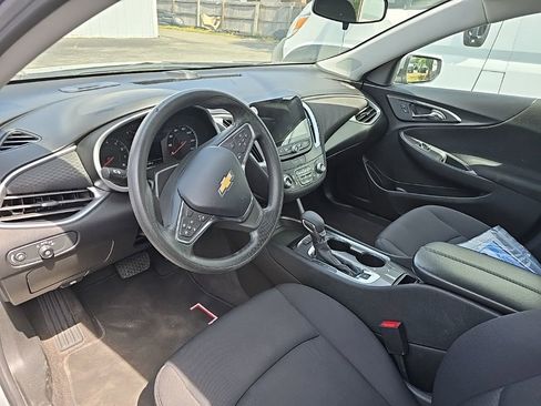 Used 2024 Chevrolet Malibu LT FWD image 3