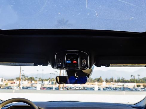 New 2025 Jeep Grand Cherokee Altitude image 17