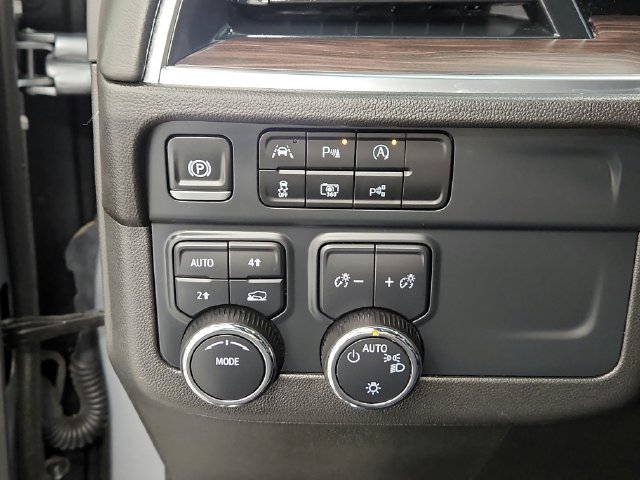 Used 2025 Chevrolet Tahoe LT AWD/4WD image 38