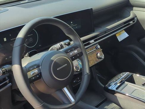 New 2025 Hyundai Tucson Limited image 3