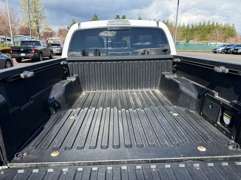 Used 2020 Toyota Tacoma TRD Off-Road w/ TRD Premium Off Road Package image 11