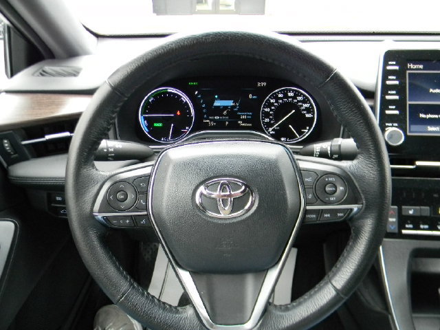 Used 2020 Toyota Avalon XLE w/ Moonroof Package FWD image 11