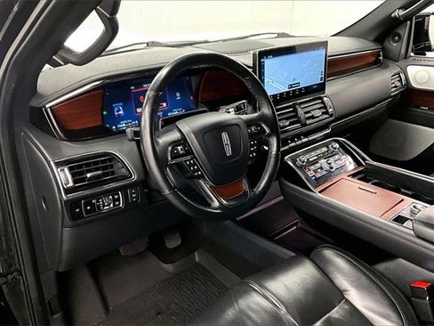Used 2023 Lincoln Navigator L Reserve w/ Equipment Group 201A image 12