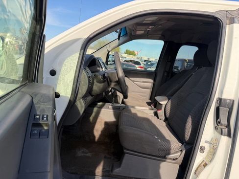 Used 2018 Nissan Frontier SV RWD image 18