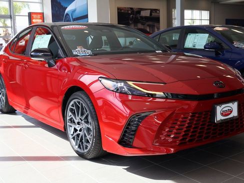 Used 2026 Toyota Camry XSE w/ Premium Plus Package image 3