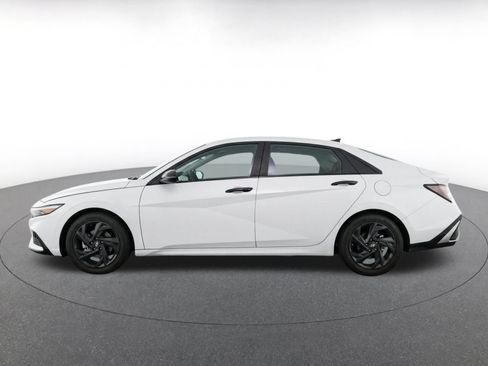 Used 2026 Hyundai Elantra Sport FWD image 4
