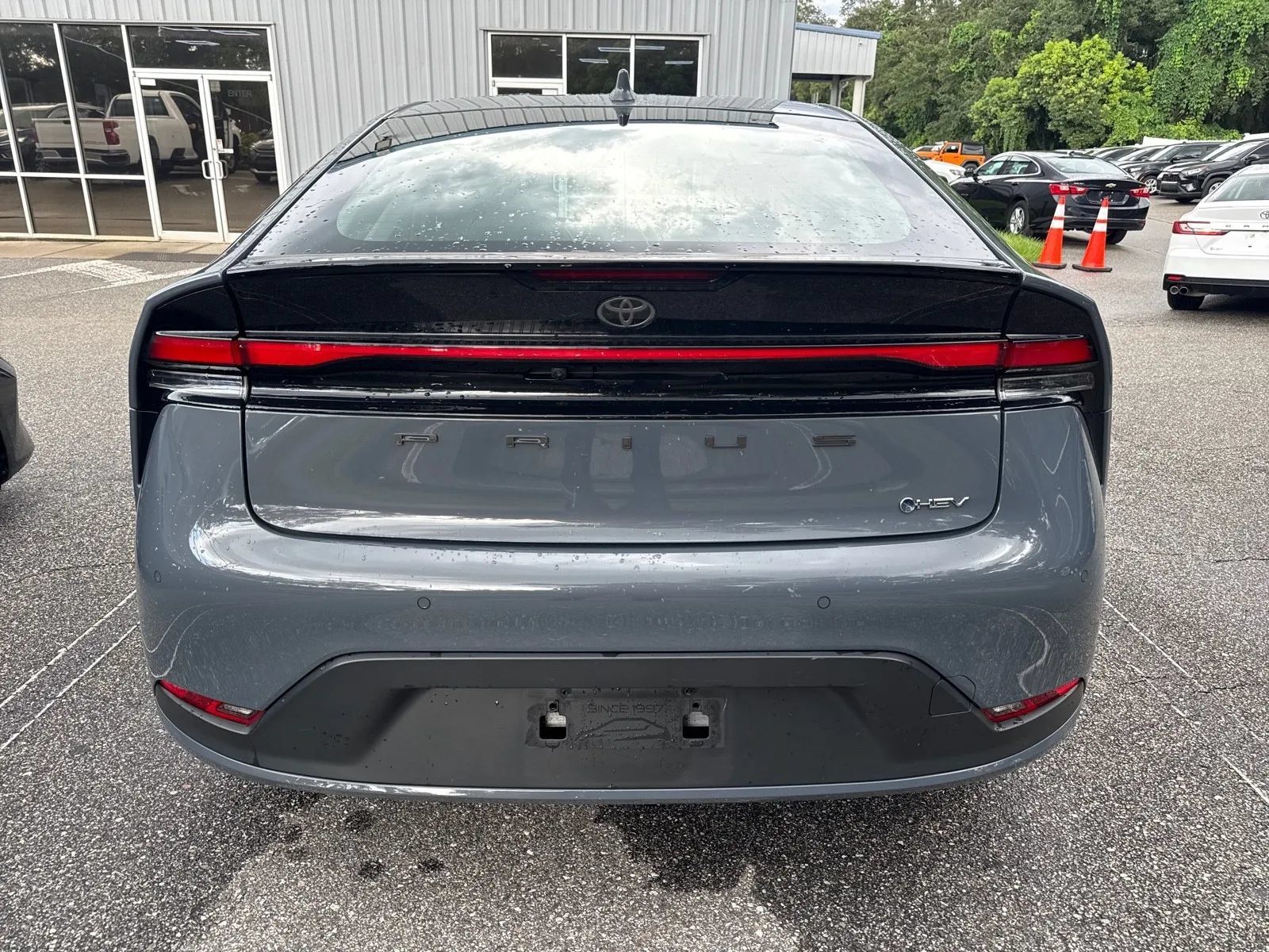 Used 2025 Toyota Prius LE FWD image 9