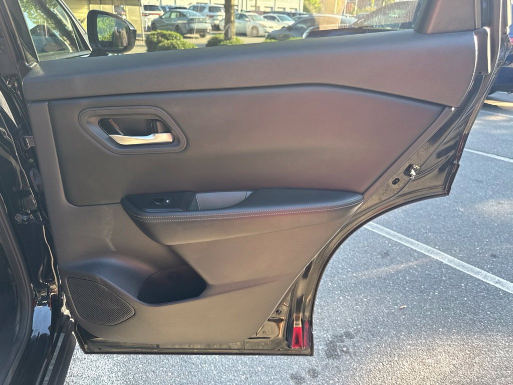 Used 2025 Nissan Rogue SV AWD/4WD image 31