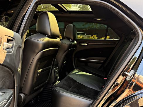 Used 2014 Chrysler 300 SRT8 w/ Leather Interior Group RWD image 10
