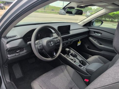 Certified 2025 Honda Accord SE image 10