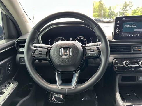 Used 2025 Honda Pilot EX-L image 13