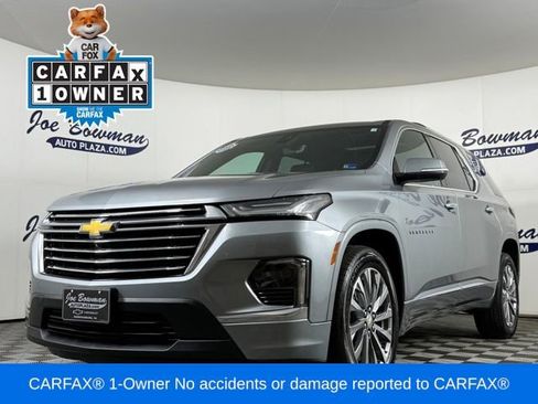 Used 2023 Chevrolet Traverse Premier image 2