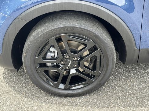 Used 2023 Kia Telluride EX X-Line image 11