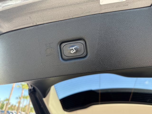 Used 2023 Lincoln Nautilus FWD w/ Premium Package image 13