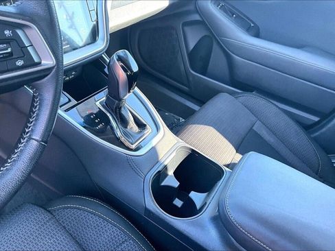 Used 2021 Subaru Outback Premium image 10