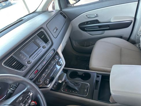 Used 2017 Kia Sedona L FWD image 22