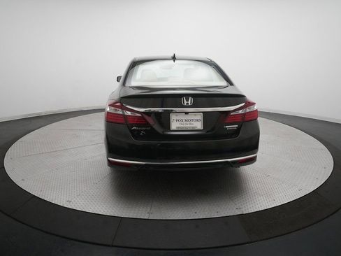 Used 2017 Honda Accord Touring image 27