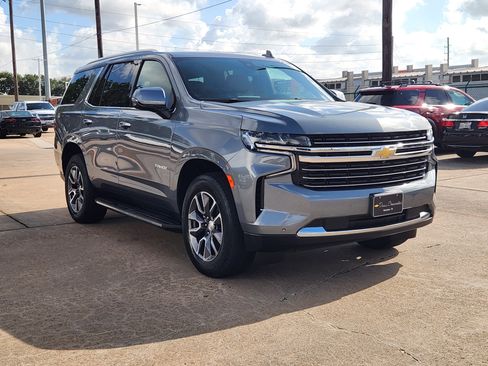 Used 2022 Chevrolet Tahoe LT w/ Luxury Package RWD image 4