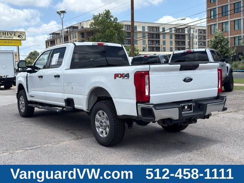 Used 2023 Ford F250 XLT w/ FX4 Off-Road Package AWD/4WD image 9