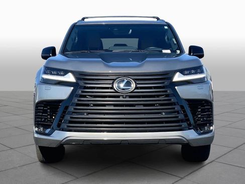 Used 2024 Lexus LX 600 4WD w/ Luxury Package image 3