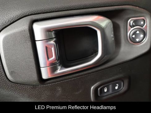 Used 2022 Jeep Wrangler Unlimited Sport AWD/4WD image 19