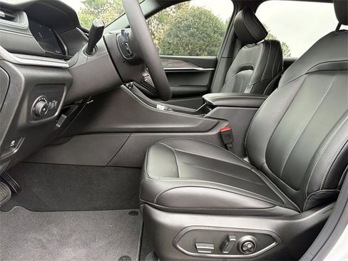 New 2025 Jeep Grand Cherokee L Limited image 9