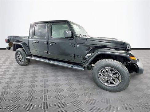 New 2026 Jeep Gladiator Sport image 3