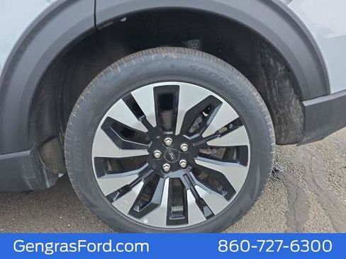 Certified 2025 Ford Explorer Platinum w/ LUX Leather Package AWD/4WD image 12