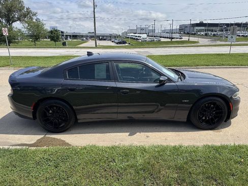 Used 2017 Dodge Charger R/T RWD image 6