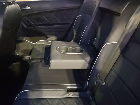 Used 2024 Volkswagen Tiguan SEL R-Line image 30