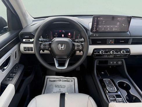 New 2026 Honda Pilot Touring image 17