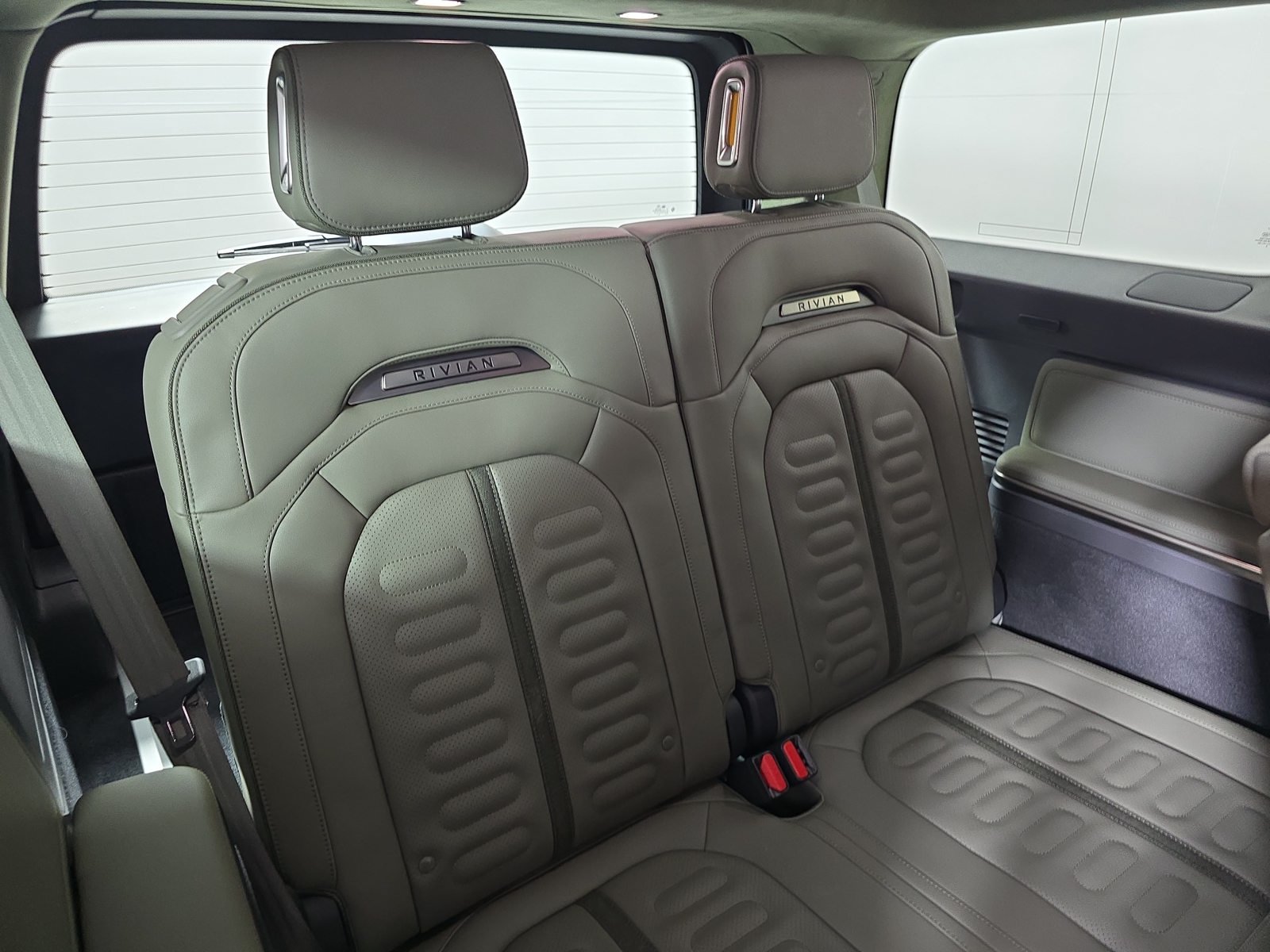 Used 2023 Rivian R1S Launch Edition Quad AWD/4WD image 25