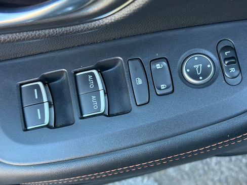 Used 2025 Honda HR-V Sport image 15