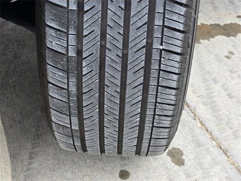 Certified 2024 Chevrolet Trax RS w/ Sunroof Package image 12