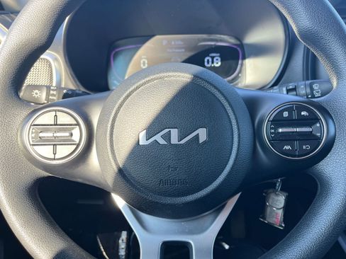 Used 2025 Kia Soul LX w/ LX Technology Package image 25
