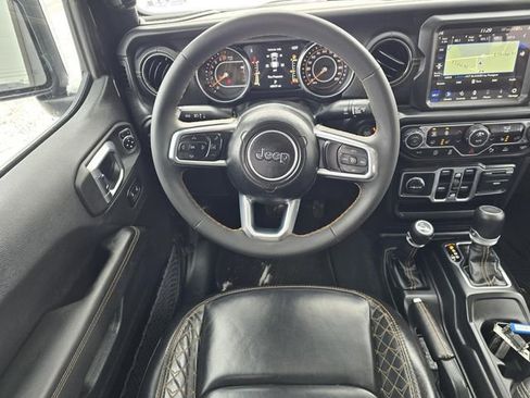 Used 2023 Jeep Gladiator Overland AWD/4WD image 5