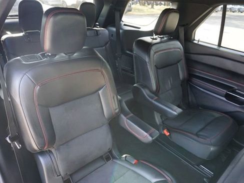 Certified 2023 Ford Explorer ST-Line w/ Class IV Trailer Tow Package image 15