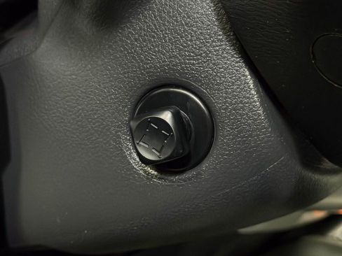 Used 2018 Nissan Titan PRO-4X w/ Pro-4x Convenience Package image 25