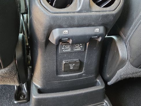 Used 2023 Jeep Wrangler Unlimited Sahara AWD/4WD image 16