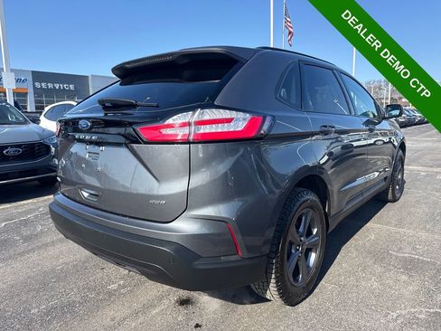 Used 2024 Ford Edge SEL w/ Sport Appearance Package image 6
