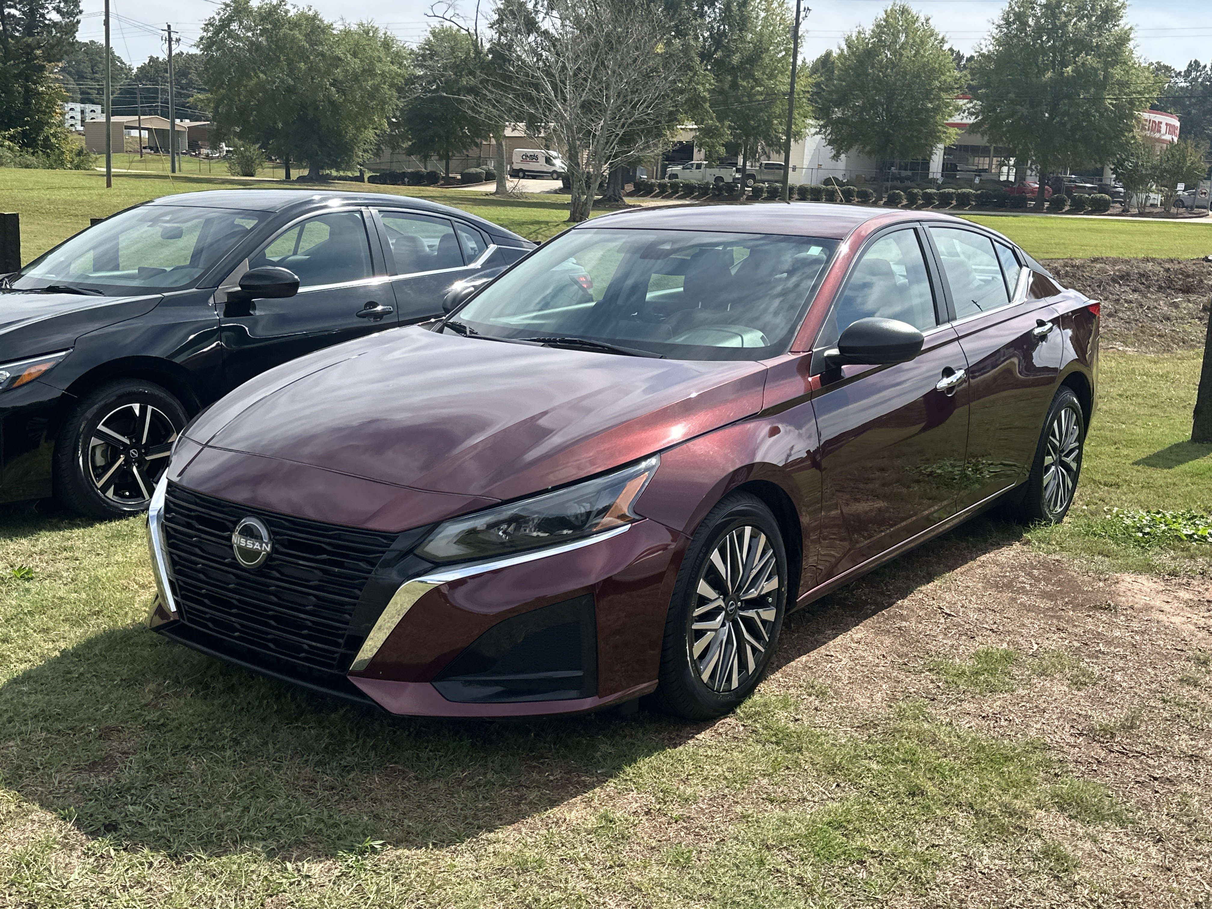 Used 2024 Nissan Altima 2.5 SV FWD image 1