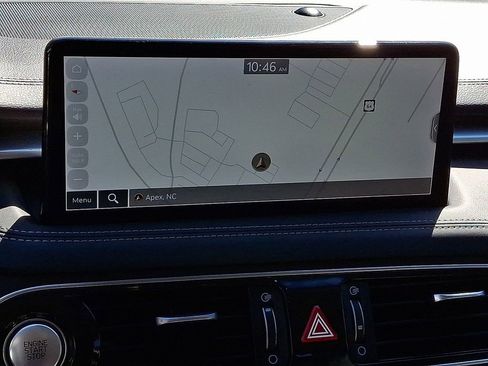 Used 2023 Genesis G70 2.0T image 17