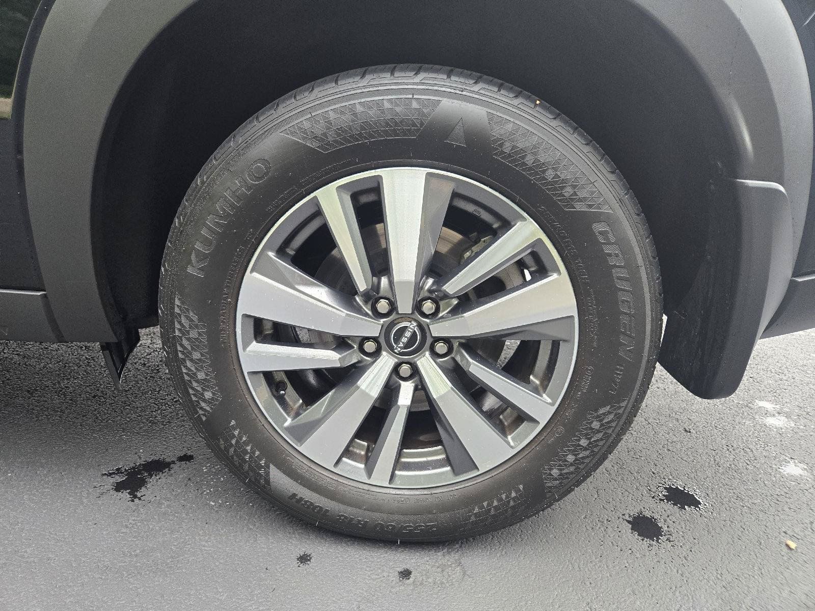 Used 2025 Nissan Pathfinder SL AWD/4WD image 11