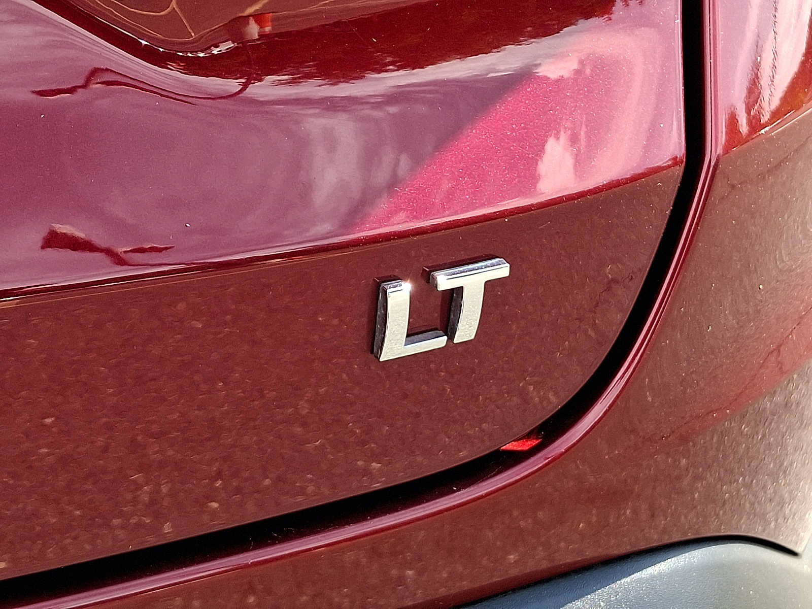 Used 2025 Chevrolet Trax LT FWD image 29