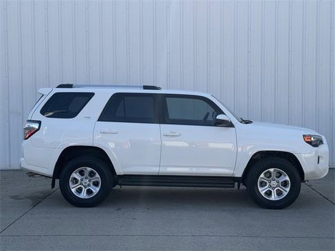 Used 2022 Toyota 4Runner SR5 image 3