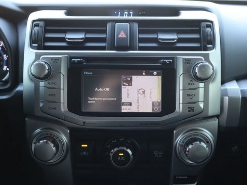 Used 2016 Toyota 4Runner SR5 AWD/4WD image 33