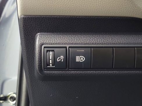 Used 2025 Toyota Corolla LE image 23