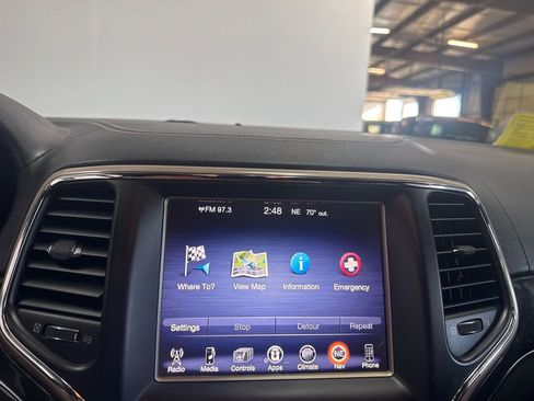 Used 2015 Jeep Grand Cherokee Overland image 15